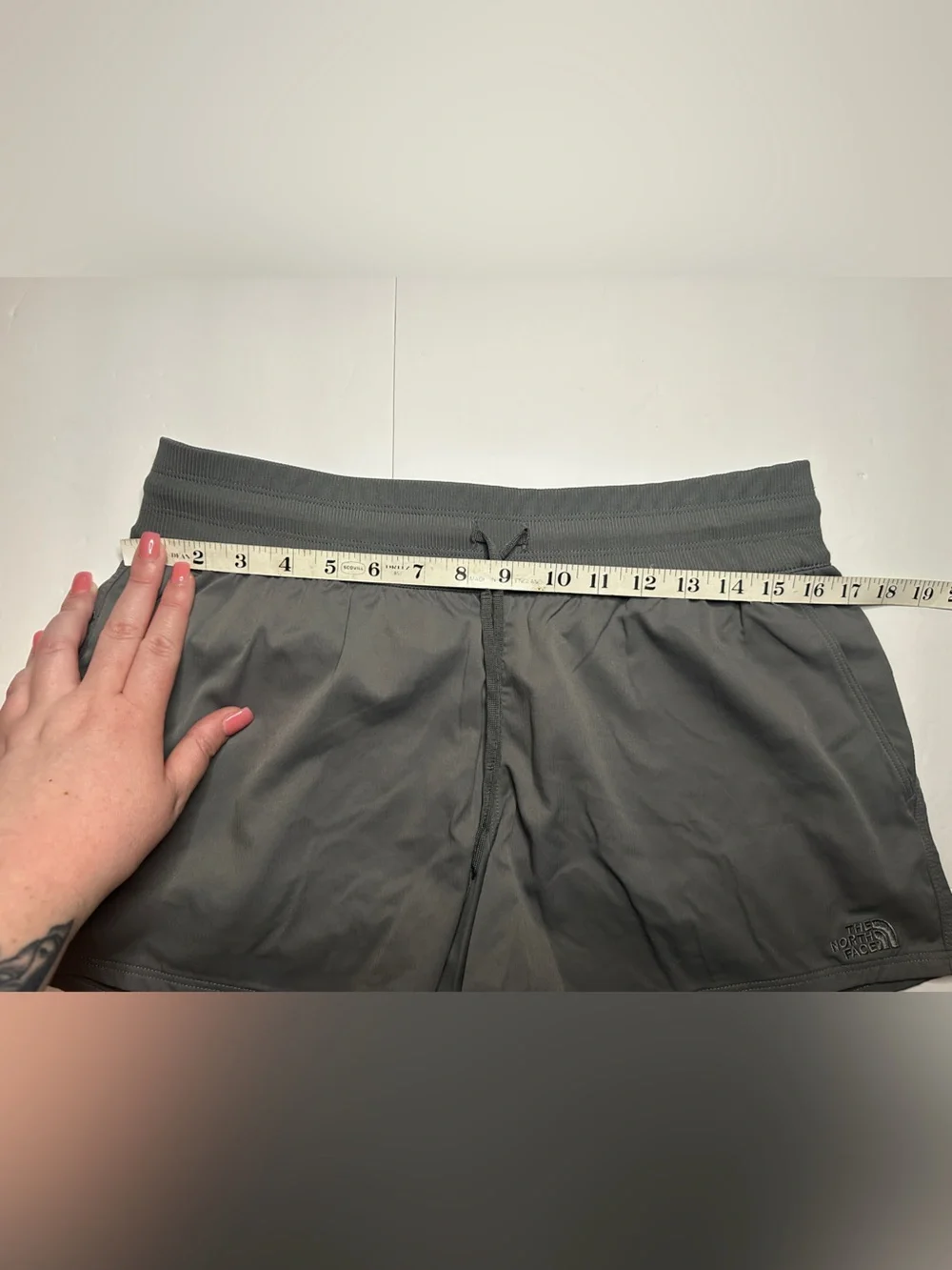 The North Face Women's Gray Athletic Shorts Size Large
